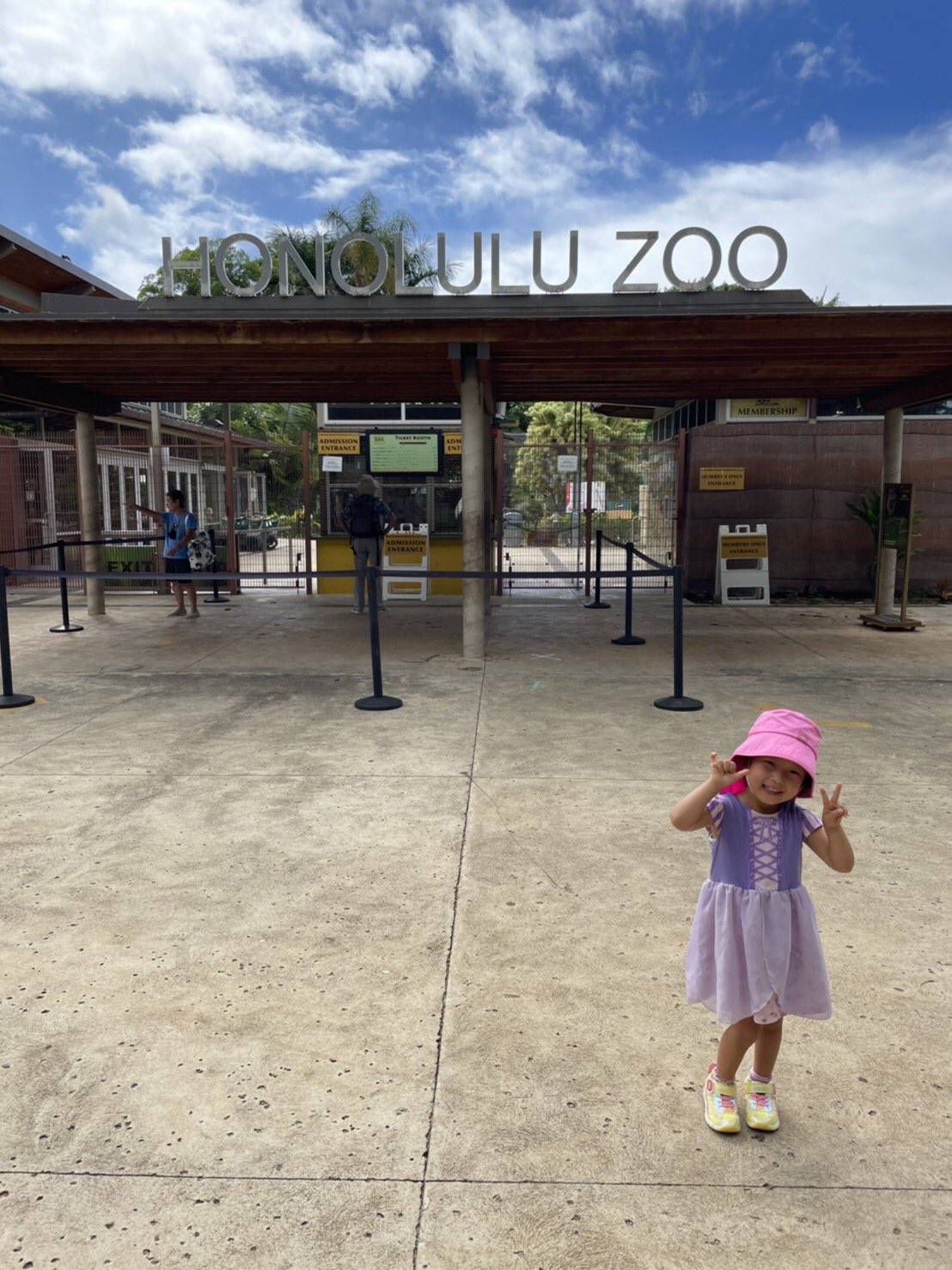 تويتر 娘育児中 アラフォー女子 على تويتر ホノルル 動物園にきました 動物園 ゾウとキリン T Co Roeczv0ohx