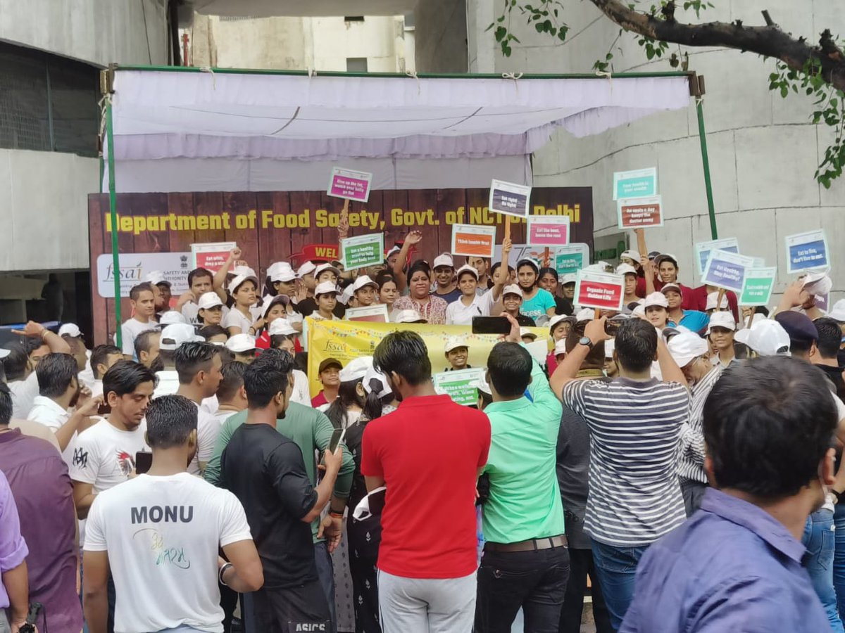 educategaurav's tweet photo. @foodsafetydelhi successfully organized #EatRightMela under the auspices of #AzadiKaAmritMahotsav Thanks to @dtptraffic @DCPNewDelhi @HQ_DG_NCC and @fssaiindia  for excellent support and coordination @dilsefoodie @DelhiGovDigital https://t.co/MvUS0cQgsQ