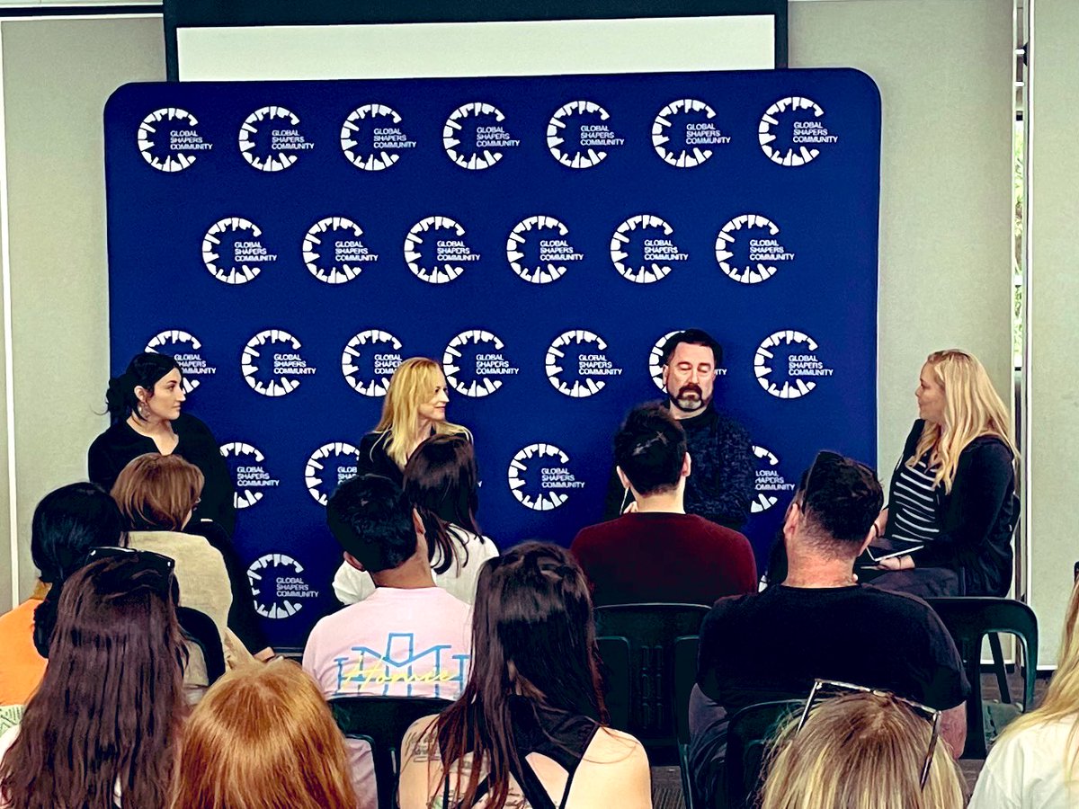 ceoRhythmscape's tweet photo. Panel covered - leading teams, lifting people, feedback (90/10 c/o Lisa 👏🏼), diversity, saying yes and… saying no. (Plus so much more). https://t.co/xv4VbK4LV1