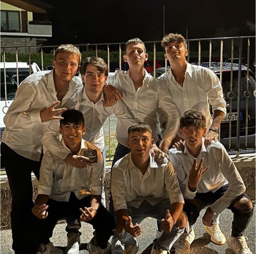 big37500455's tweet photo. 💫LA SQUADRA💫 https://t.co/Fmq2rxKJrH