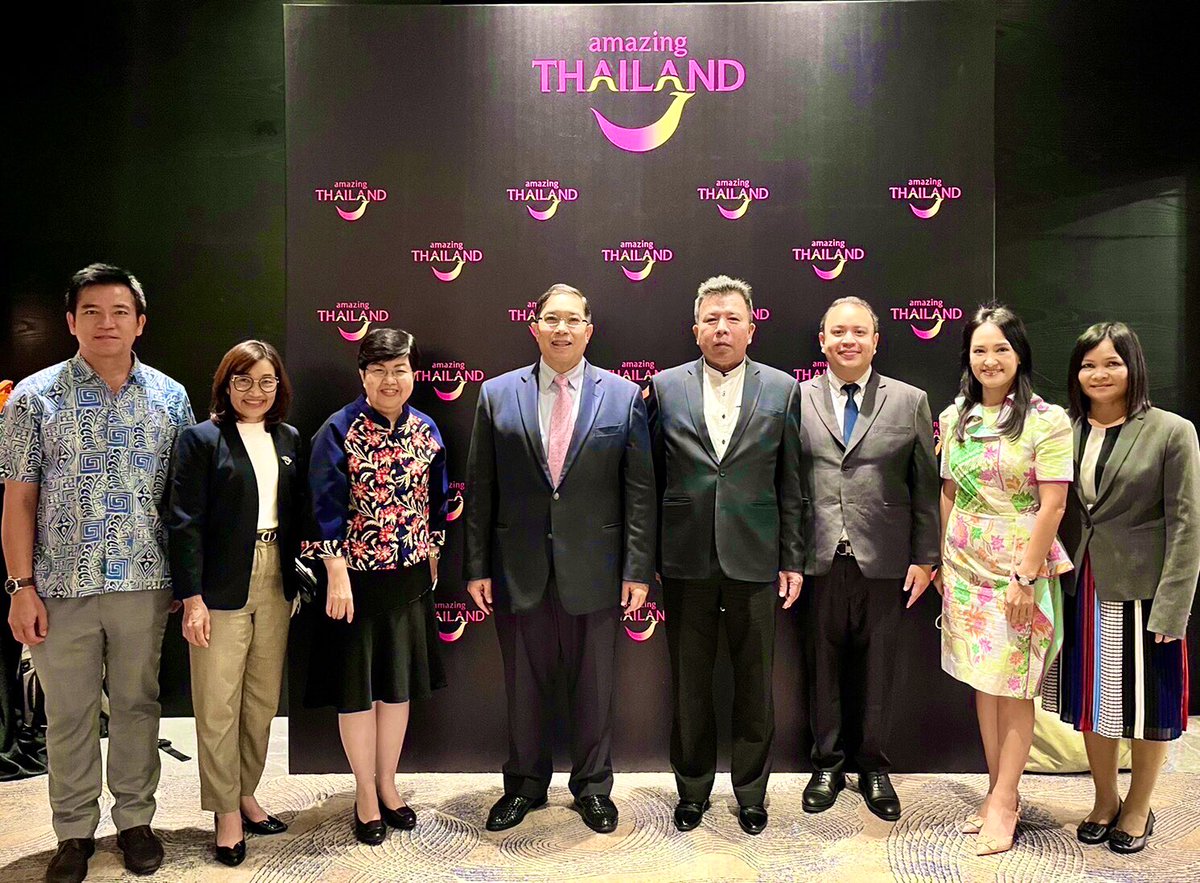 Chutintorn_Sam's tweet photo. Happy to be the guest of honour at the Amazing Thailand🇹🇭 Road Show to Malaysia🇲🇾 - Singapore🇸🇬 2022. In our inclusive &amp; sustainable recovery from COVID-19 together, let’s make each other stronger in every way by discovering Amazing New Chapters together through tourism. https://t.co/ghTwwbrizx