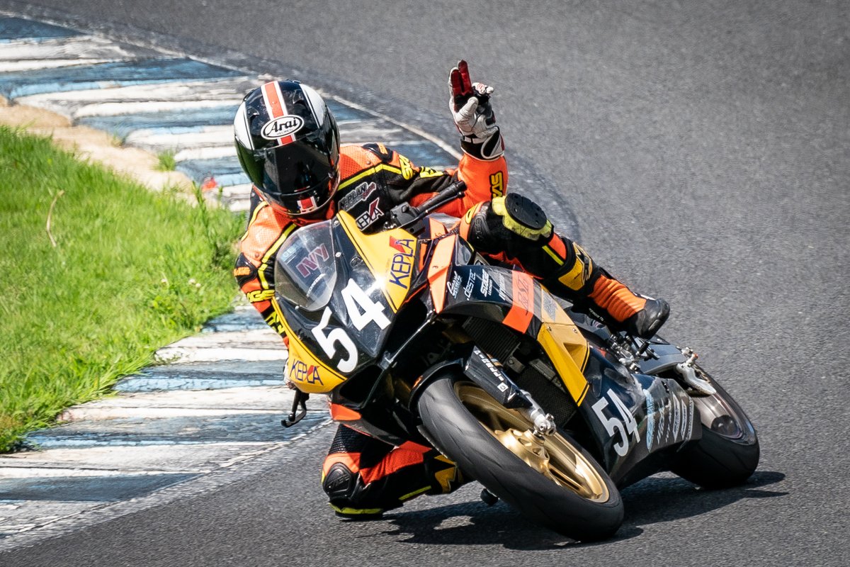 kumaphoto1's tweet photo. #もてぎロードレース 第三戦
#モビリティリゾートもてぎ
#ST250T
#54 https://t.co/NEhkeAgdGB