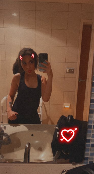 It&rsquo;s funny how y&rsquo;all don&rsquo;t be reading my bio &ldquo; I don&rsquo;t do meetups so don&rsquo;t ask&rdquo; yet y&rsquo;all still be asking