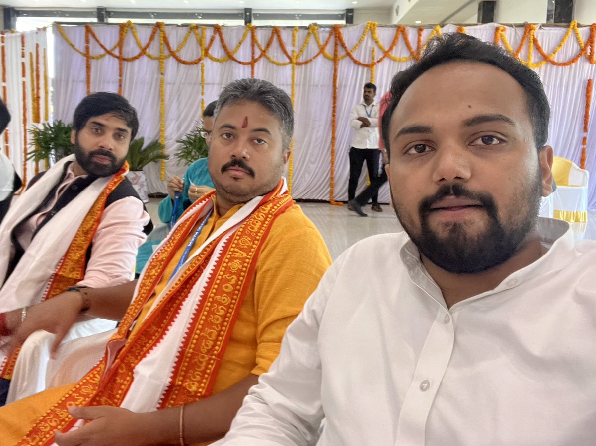 SwayamOdisha's tweet photo. Had the pleasure of listening to RSS Sahsarakaryavah Shri Arun Kumar Ji, Chief Minister of Arunachal Pradesh @PemaKhanduBJP  Ji, RSS Akhil Bharatiya Karyakarini Sadasya Shri @rammadhav_ ji  at the inaugural session of 11th Young Thinkers Meet at Annavaram, Andhra Pradesh. https://t.co/FYlhm3eEVh