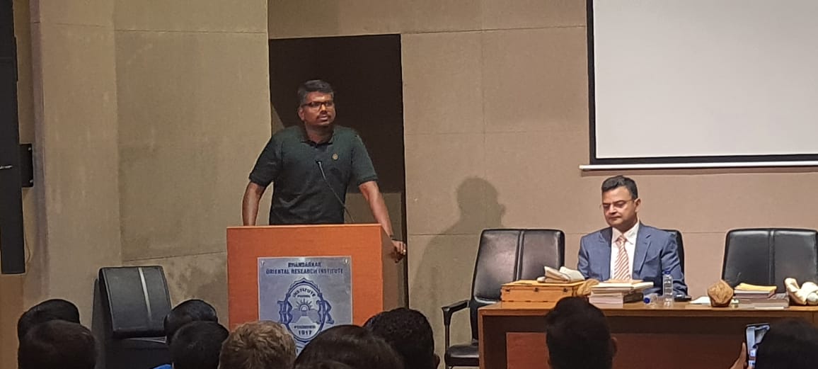 jsaideepak's tweet photo. A short while ago,I had a fantastic tour of @BhandarkarI along with @ARanganathan72. Thanks to Shri Pradeep Rawat,former MP,&amp; Smt. @ShefVaidya for the kind invitation on behalf of Vivek Vichar Manch.Thanks also to Shri @aparanjape for the guided tour of this hallowed institution. https://t.co/UzYDympHmH