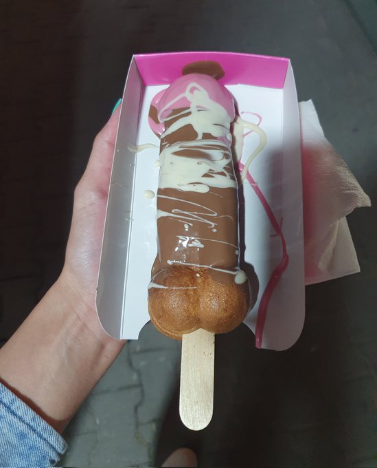 The donut I had last night🤣. It was delicious🤤🤤🤤 https://t.co/MZD18Alpsx<a href="/tag/womensday"class="tags"><span>#womensday</span></a>