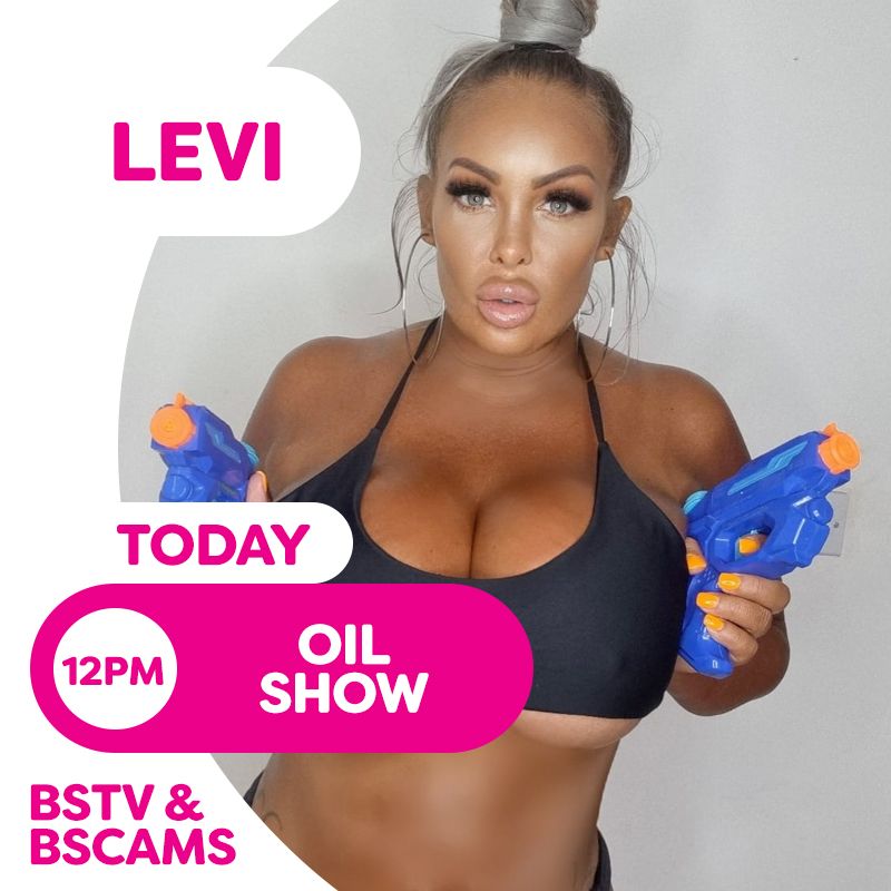 At 12pm 💦💦 @LeviBabestation https://t.co/InI1B4UXCU