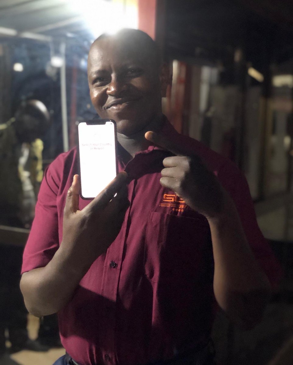ERGenuineElect1's tweet photo. DELIVERED 🙏

😊PROUD TO SEE CUSTOMER SMILING 😊 

WE CREATE THE BEST EXPERIENCE IN EVERY BUSINESS TO OUR CLIENTS. 

#Tag your location we’ll reach you

#iPhoneX #delivered https://t.co/2IE9a1NEYr