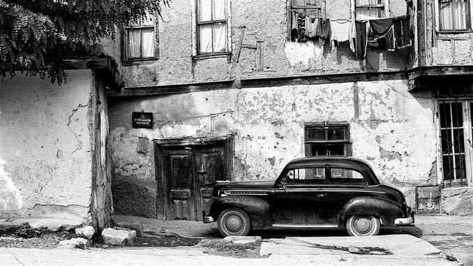 Dora GÜNEL | Söyleşi (26. Sayı)

Fotoğraf yolculuğun nasıl başladı? Bize kendini, fotoğrafa bakışını anlatır mısın? Fotoğraf nedir sence?…

kontrastdergi.com/dora-gunel-soy…

<a href="/doragunel/">dora.gunel</a> 
#kontrastdergi #afsad #modernsanat #composition #ankara #fotoğrafdergisi #fotoğrafsanatı #söyleşi