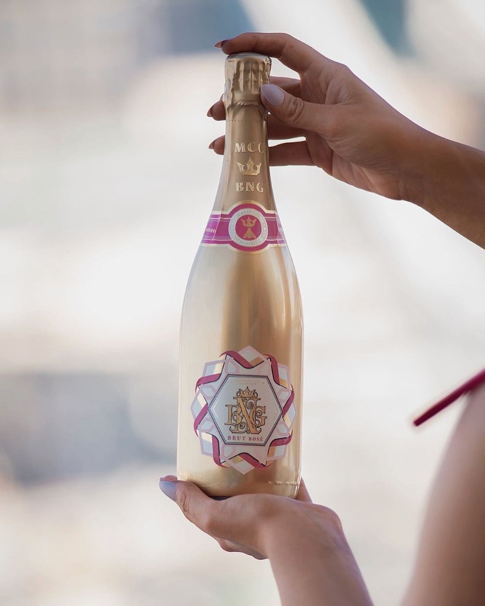 Having a little #BNGmoment to celebrate courageous moments 🥂Every extraordinary decision in life starts with bravery. 

My bags are packed and I’m ready 👑🧳✈️

<a href="/houseofbng/">The House of BNG</a> <a href="/official_misssa/">Miss South Africa</a> #misssa2022 <a href="/Bonang/">Bonang Matheba 👑</a>