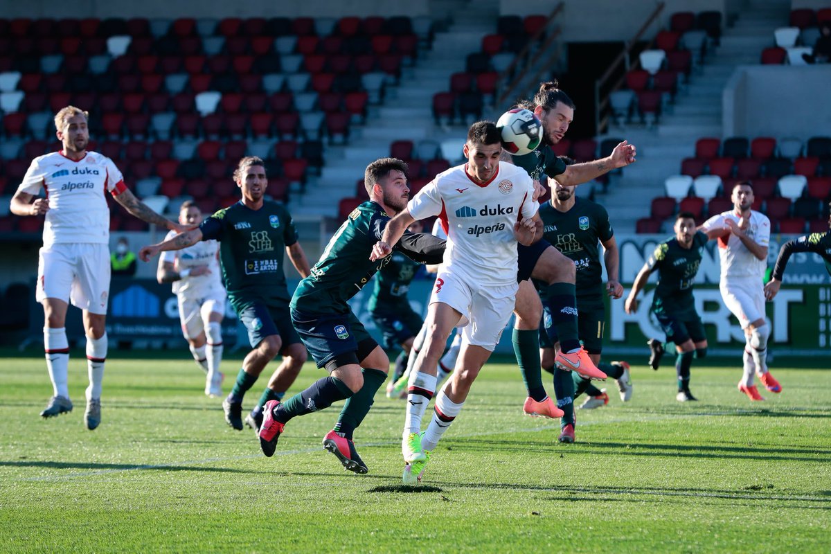seriecofficial's tweet photo. Turno preliminare di #CoppaItalia oggi per @fclubsuedtirol, campione 21/22 del girone A, e @feralpisalo, semifinalista #Cplayoff ⚽️
13 precedenti a Bolzano: 4 vittorie dei padroni di casa, 3 pari e 6 successi ospiti 🔢
👀 @footballdata_fi https://t.co/JuzrVWbUH9