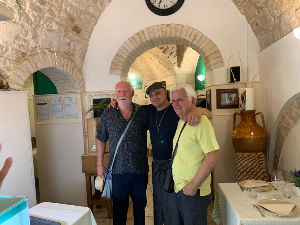 westonmagazines's tweet photo. Eating dinner in Martina Franca, Puglia with artist Santo Bruno (@sbrunofineart) last Sunday, chef/owner Stefano, Osteria del Coco pazzo #italia #puglia #italy #ArmieHammer #martinafranca https://t.co/mCbAiz8iFV