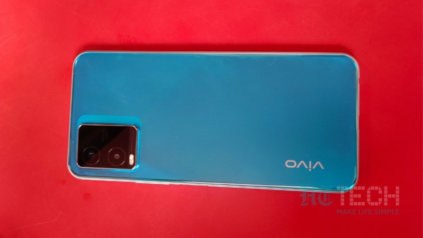 The #vivoT1x plays on its sleek design, 50MP camera and a Snapdragon 680 processor to woo the consumers. But is it the right phone to invest in? <a href="/a_kash19/">Akash Dutta</a> explains in his review.

tech.hindustantimes.com/amp/mobile/rev…