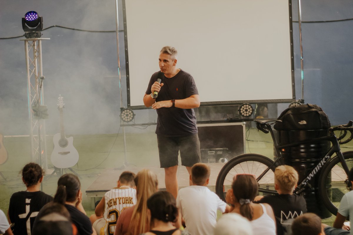 CampDecisionESP's tweet photo. Summer Camp 2022!!! 
Unos días que jamás olvidaremos!! 😃
#CDE22 #SummerCamp #RY #RadikalYouth #Jovenes  #Balaguer #ICPDF https://t.co/vYKhWGmPDn