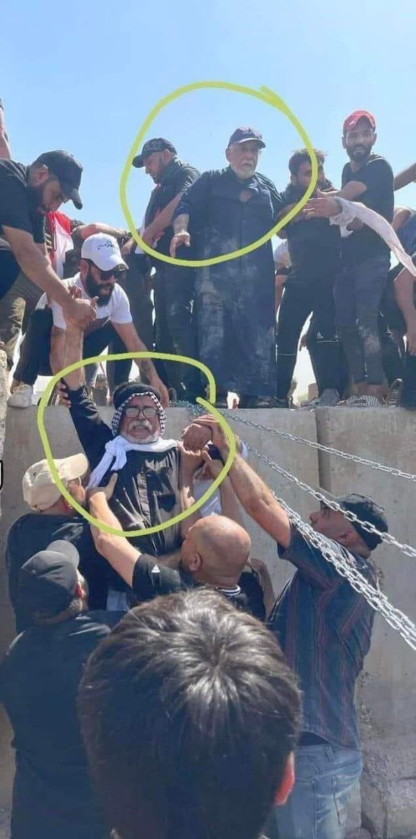 الشاب يكل للشايب.  اصعد بوية اصعد