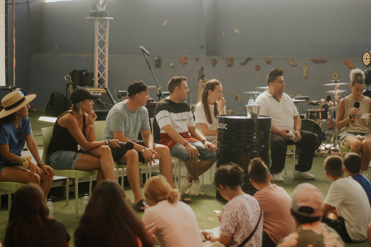 CampDecisionESP's tweet photo. Summer Camp 2022!!! 
Unos días que jamás olvidaremos!! 😃
#CDE22 #SummerCamp #RY #RadikalYouth #Jovenes  #Balaguer #ICPDF https://t.co/zHNQG5aFGL