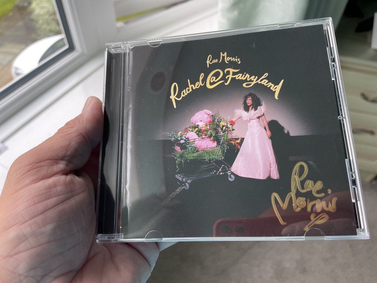 ianabd's tweet image. Listened to a brilliant interview with @raemorrismusic  on @TherealNihal  this week, bought her album, love it! Favourite track, ‘Table for Two’
#vocaltalent #music #blackpool