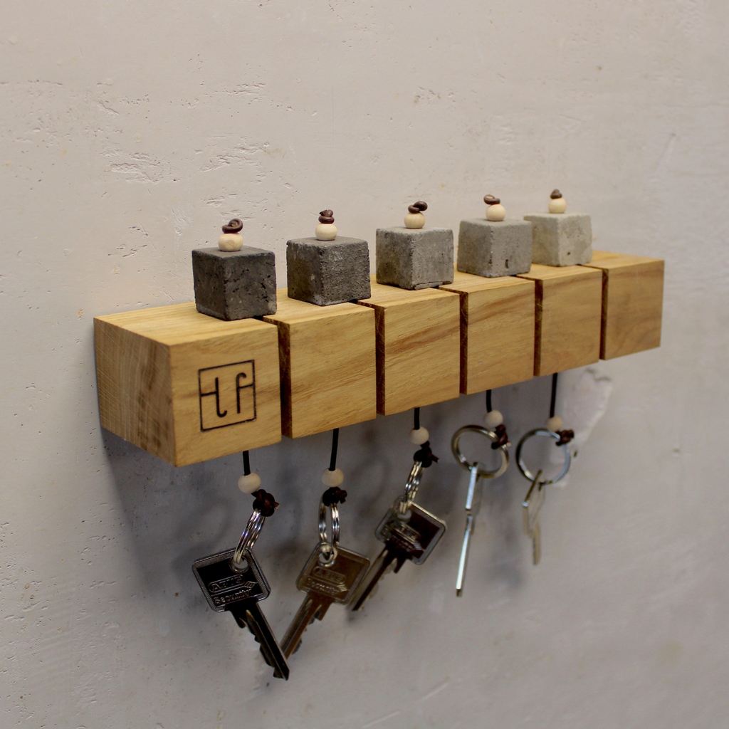 MesmerizeD_it's tweet image. This Key Collection is a valuable wall decor piece for your entrance. An excellent way to embrace key hooks with keychains, and so it is a great 2-in-1 design. 

Visit: mesmerized.it/products/key-c…

#walldecor #keycollection #decorpiece #entrace #keyhooks