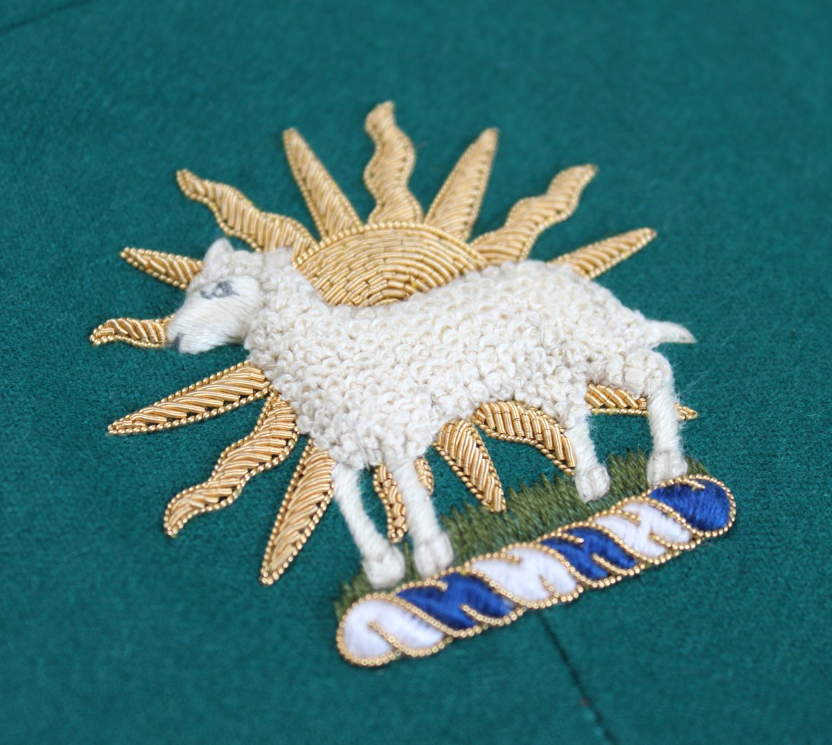 HawthorneHeaney's tweet photo. Mixing hand embroidery techniques in this dainty crest style embroidery #mixingembroiderytechniques #handembroiderytechniques #embroideredcrest #sheepembroidery #londonembroidery https://t.co/9KAm1SVQaI
