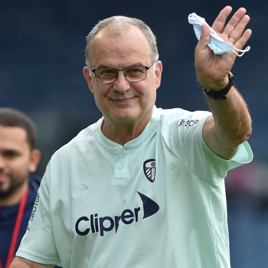 Marcelo Bielsa: "A mí la única gente que me interesa en el fútbol es la clase trabajadora. Tienen en el fútbol una de sus fuentes de alegría más significativa. Por eso no puedo aceptar y decirles que lo único que les daré son resultados".