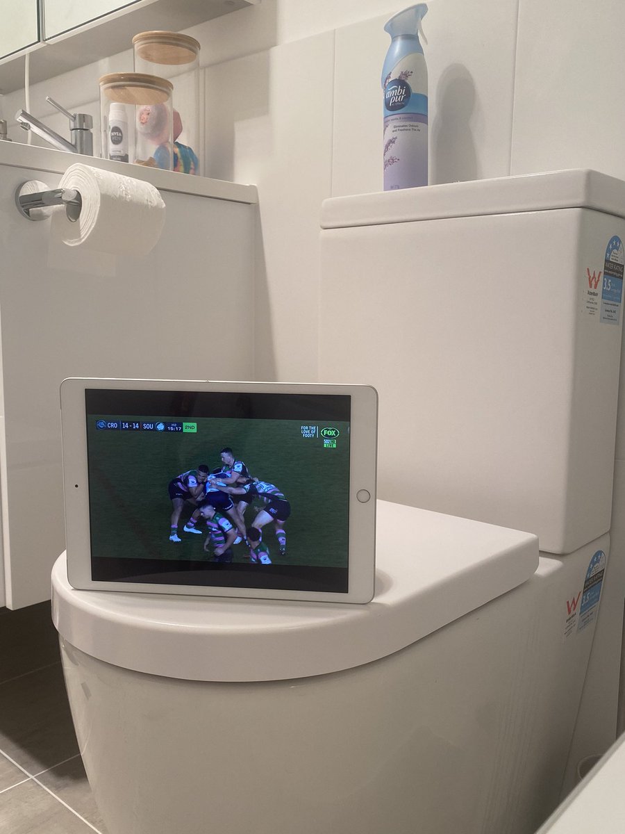 Billyjowen's tweet photo. How’s your Saturday night? Least the mighty broncos are up next 🐴👌🛀🥵 #sundayraces https://t.co/El3Rb1UdmC