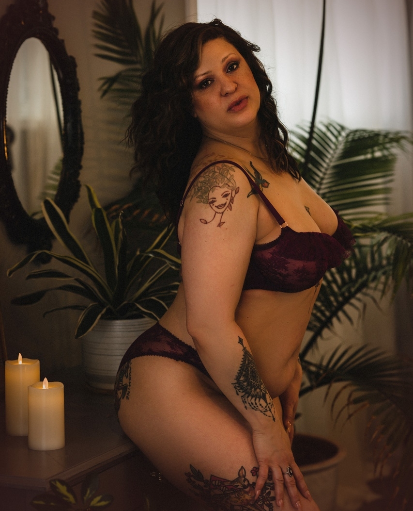 “They fear love because it creates a world they can't control.”

― George Orwell, 1984

#blacklingerie #bodypositive #bra #intimates #lingerie #lingerieaddict #lingerieblogger #lingerieboutique #lingeriedeluxo #lingeriederenda #lingeriedesign #lingerieimport #lingerielife