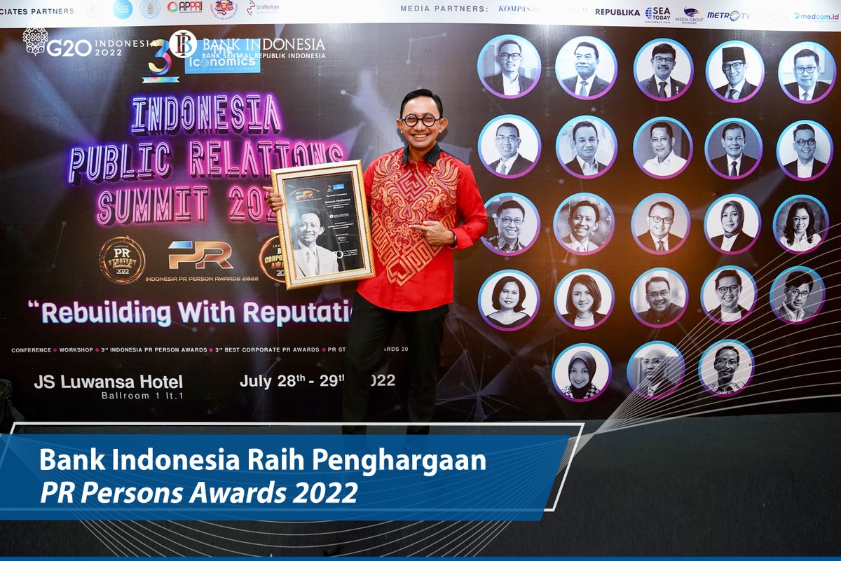 bank_indonesia's tweet photo. #SobatRupiah, kabar membanggakan terbaru dari BI. Media pemberitaan bisnis, 'The Iconomics' memberikan kpd BI sbg penerima penghargaan kategori ‘Personal PR’ dlm acara 'Public Relation (PR) Persons Awards 2022 (3rd Anniversary)' di Grand Ballroom Hotel JS Luwansa, Jaksel (29/7). https://t.co/RcOg4KQ5l6
