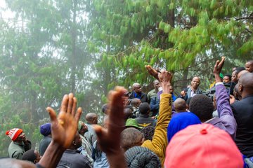 Waziri wa <a href="/Nishati2017/">Nishati</a>, Mhe. <a href="/JMakamba/">January Makamba</a> ameeleza kuwa, Serikali imeamua kutekeleza mradi wa umeme wa maji ya Rumakali (MW 222) wenye thamani ya Trilioni 1. 4  uliopo wilayani Makete Mkoani Njombe ili kuwezesha nchi kuwa na umeme wa kutosha kutoka vyanzo mbalimbali vya nishati.