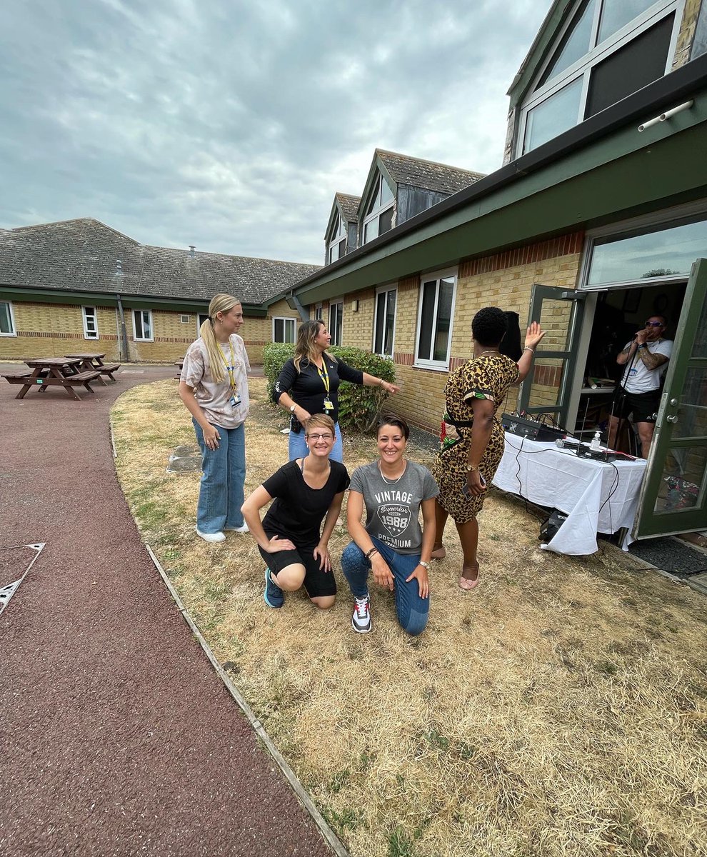 NFKTheatre's tweet photo. ☀️Congratulations to staff at the Bracton Centre for todays Summer Fayre 2022! Thanks for having us! Music and summer vibes, with requests for everyone to enjoy. @OxleasForensics @OxPatientExp #mentalhealth #mentalhealthawareness #serviceusersupport #oxleas #nhs #summervibes https://t.co/z04oGBR9Uf