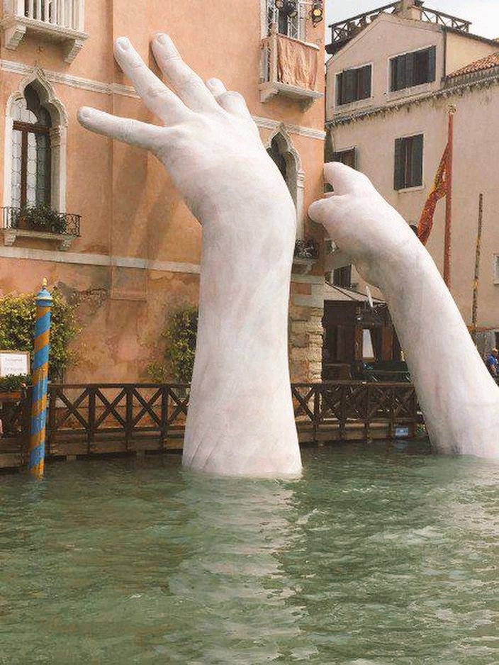 Street art in Venice🎭