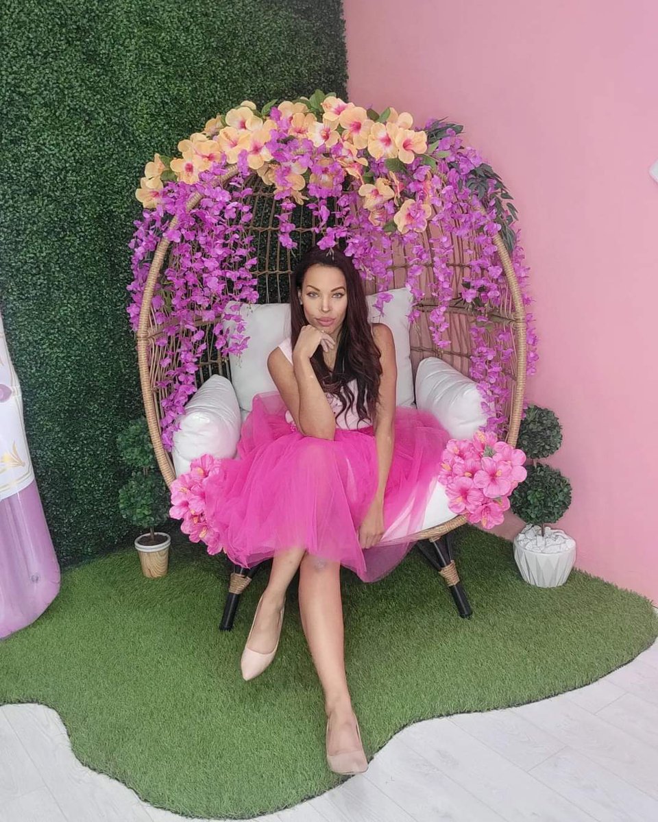 danes13's tweet photo. Looking 4 something fun 2 do in Niagara Falls ? Check out https://t.co/o38mtuOmyr

#GetYourSelfieOn #Trending #WhatsNew #NiagaraFalls #BookNow #Bridal #GirlsNight #Birthday #JustForFun #NiagaraFalls #Ontario #LoveYourSelfie #GoldiesMuseum #Glamours #PhotoOp #Paparazzi #Selfie https://t.co/9dpTpDZjm9