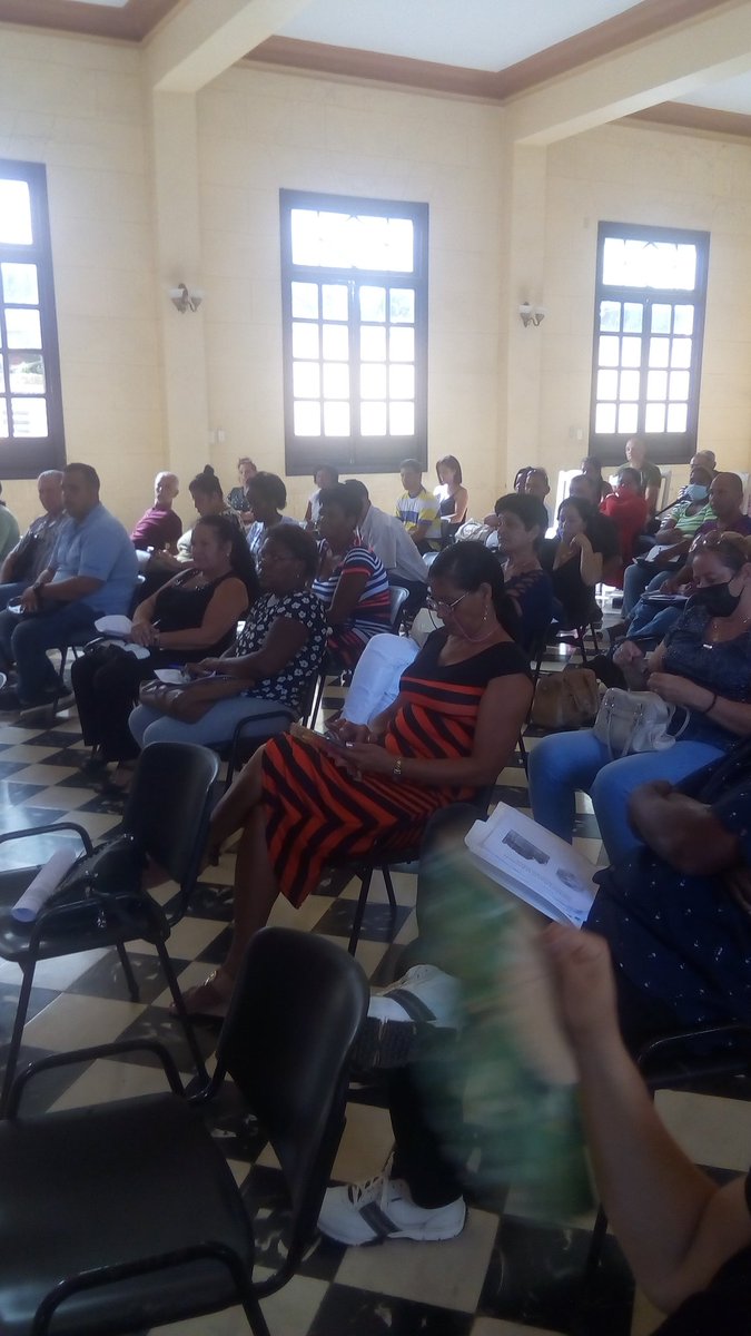 La dirección de la Asamblea Municipal de #PericoEnVictoria junto a sus delegados analizan temas tan importantes como el Presupuesto y Plan de la Economía #MatancerosEnVictoria #CubaViveYAvanza <a href="/SuselyMorfaG/">Susely Morfa González</a> <a href="/mariofsabines/">Mario Sabines Lorenzo</a> <a href="/Noraidahdez/">Noraida Hernández Coto</a> <a href="/Albertoyans25/">Alberto Alfonso Yand</a> <a href="/AnaIrisSousaDi1/">Ana Iris Sousa Diaz</a>