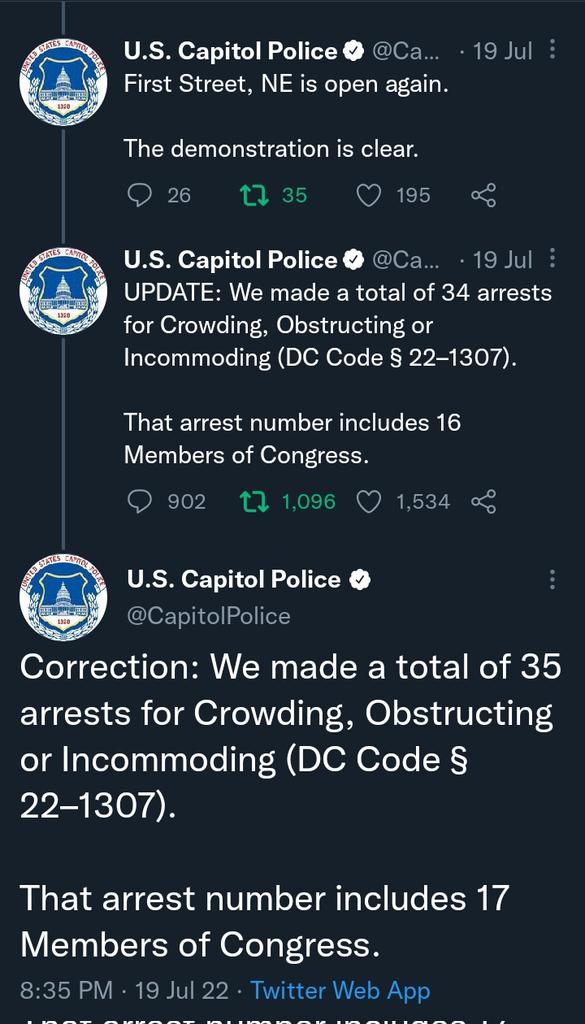 dmightyangel's tweet photo. @St_David1 Oya, talk about freedom to protest and HUMAN ROGHT na...

The same YOU will DEFEND America that it is wrong for protesters to block traffic, the same YOU will say it's a HUMAN RIGHT for protesters to block traffic in Nigeria🤣🤣🤣🤣

I don trigger YOU again...#SlavesByChoice https://t.co/JC1o12G58V