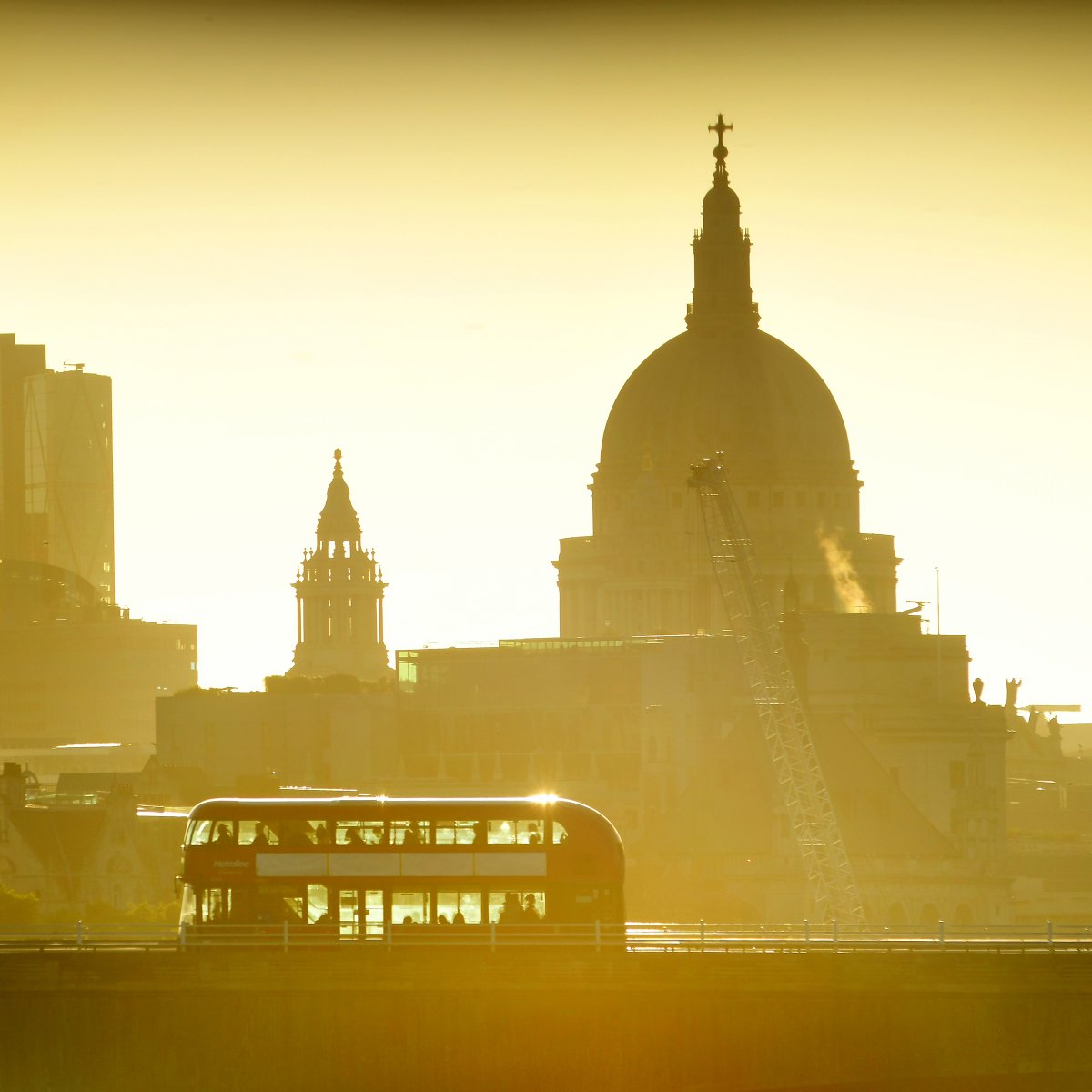 dgphotos's tweet photo. A #sunrise photo of #StPauls with a #ThomasHeatherwick #Routmaster #bus crossing #WaterlooBridge.
It was announced yesterday that this shot was the winner of the #Photo24 'Iconic #London' #photocompetition. A big thanks to #MPB & #Photonewspn for organising the event.
#dgphotos https://t.co/1oqsxxawXy