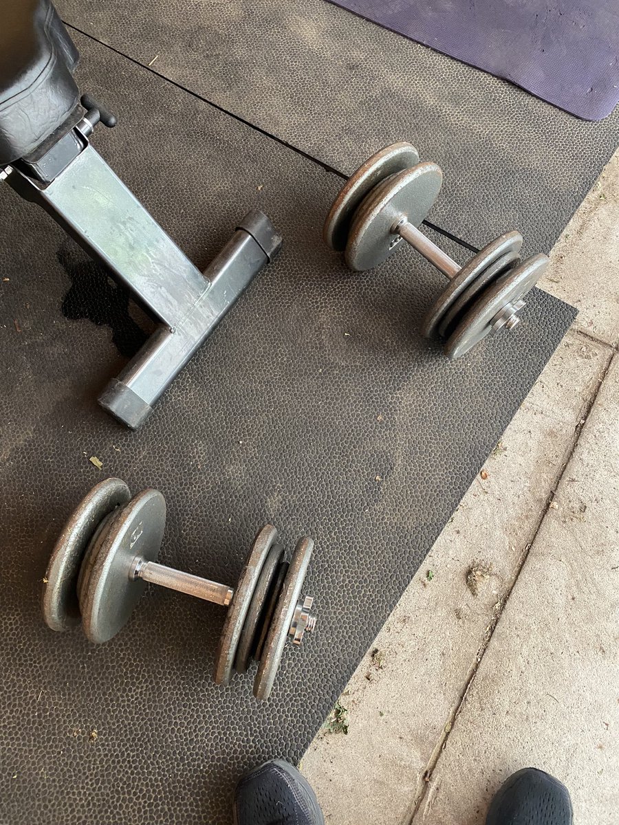 itscoachgoodman's tweet photo. Shitty and rusted old weights increase gainz by 1.25X

#brologic https://t.co/Ua9lJLXxd5