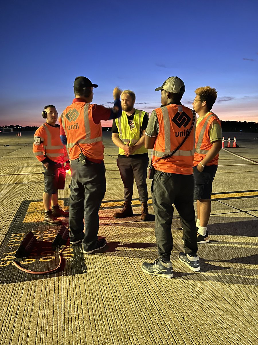 Safety is paramount in all that we do @UnifiAviation. Thanks team for a pre arrival safety huddle and making sure we are ready for success. Best team in the business! @Renata74230255 @Cmkressig