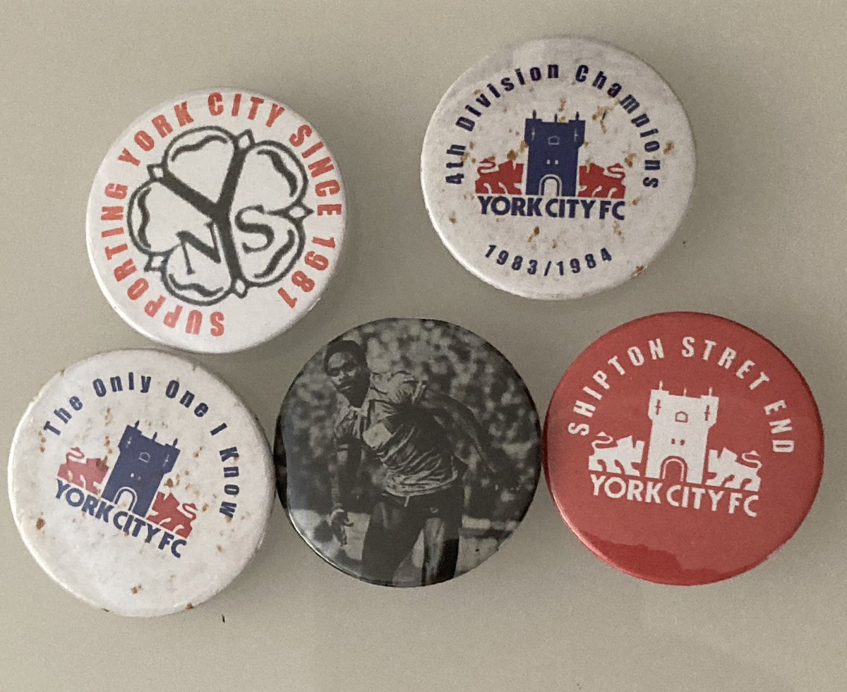ycfcbadges's tweet image. Selection of button badges by @YfrontFanzine as a fund raising initiative for @CliffeMM circa 2014
