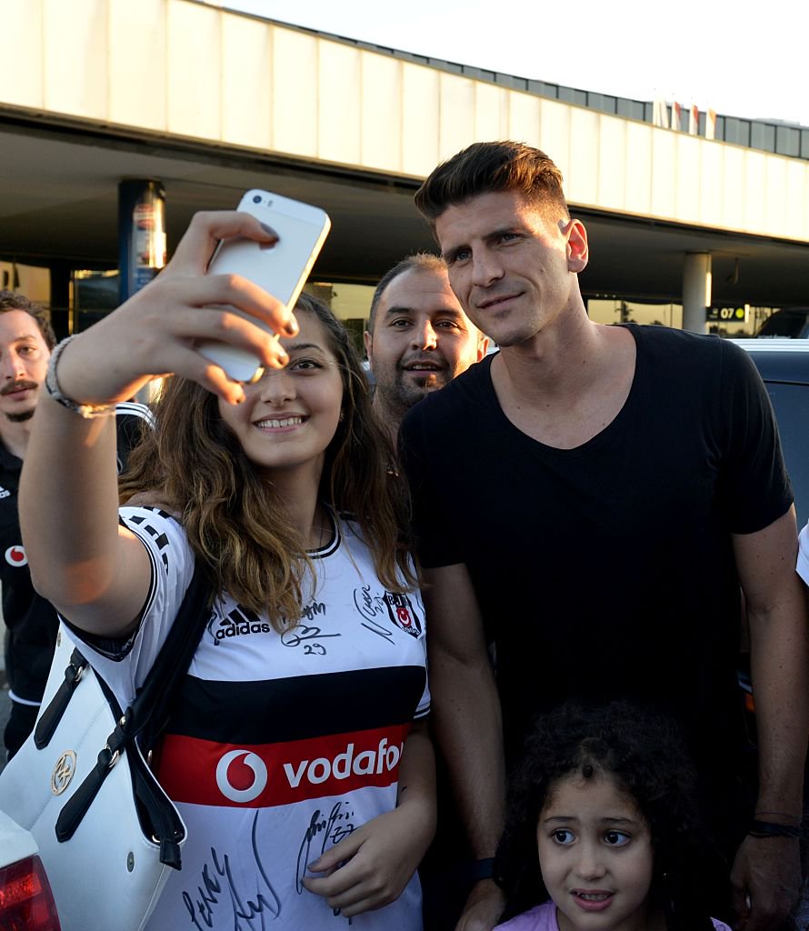 #OnThisDay in 2⃣0⃣1⃣5⃣

✍️ <a href="/Mario_Gomez/">Mario Gomez</a> ➡️ <a href="/Besiktas/">Beşiktaş JK</a>