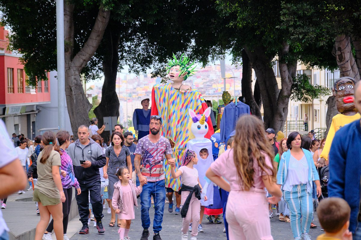 aytoguia's tweet photo. 🎉😍 La ilusión de niños y no tan niños... nuestros Papagüevos ya están disfrutando de las #FiestasdelaVirgen2022 https://t.co/2oIL3189a7