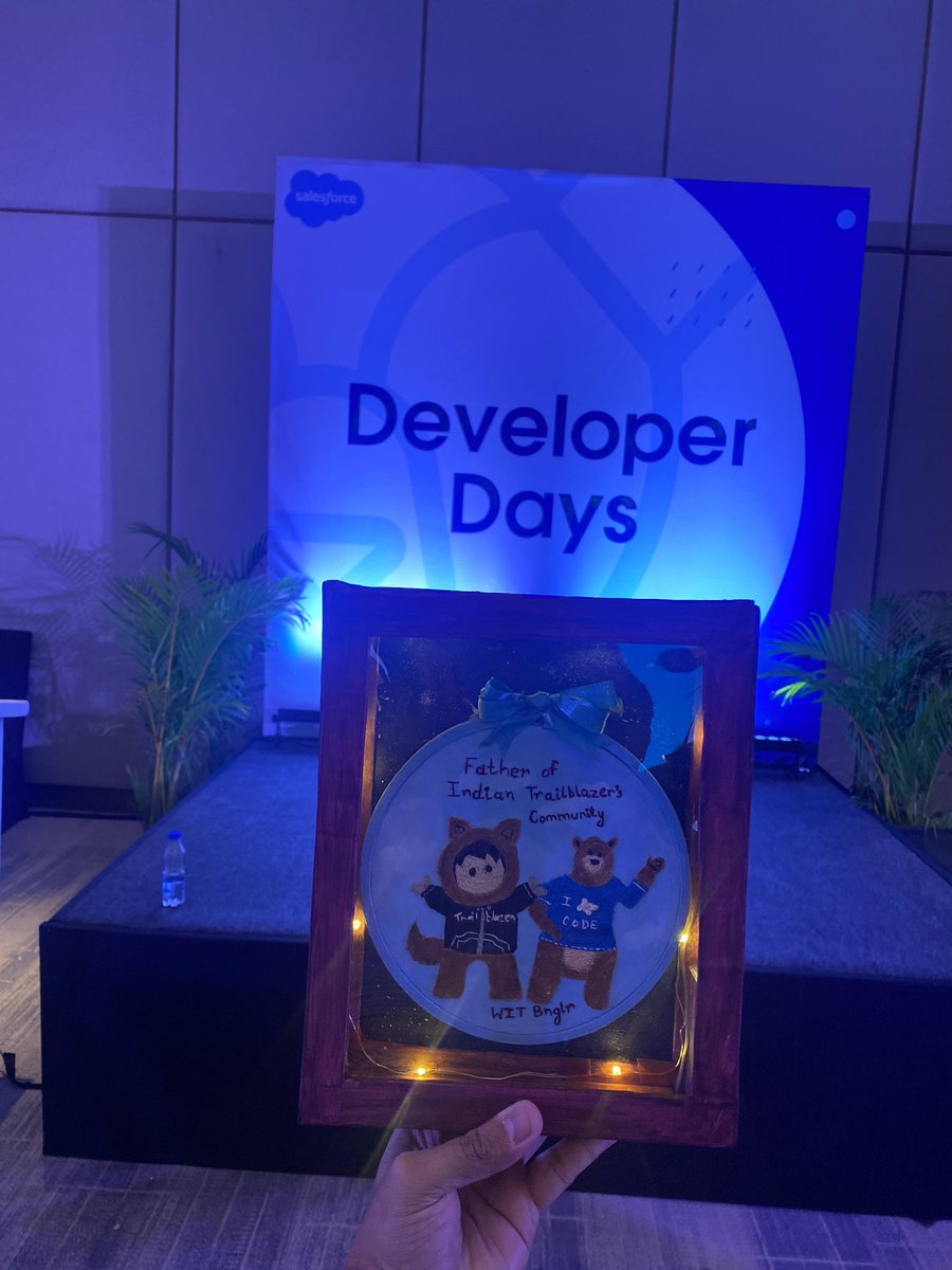 Rupalika_Sfdc's tweet image. When my passion meets profession such creativity comes out 
@kavindrapatel A small token of love from Bengaluru WIT😍😍 
Happiness is handmade gift♥️
#SalesforceDevDays 
@littleiglooo 
@SfdcKiran @iKishorebt @MeeraNairTVM @mittuvikas @sakshisshetty  @shibua @irahulgupta7