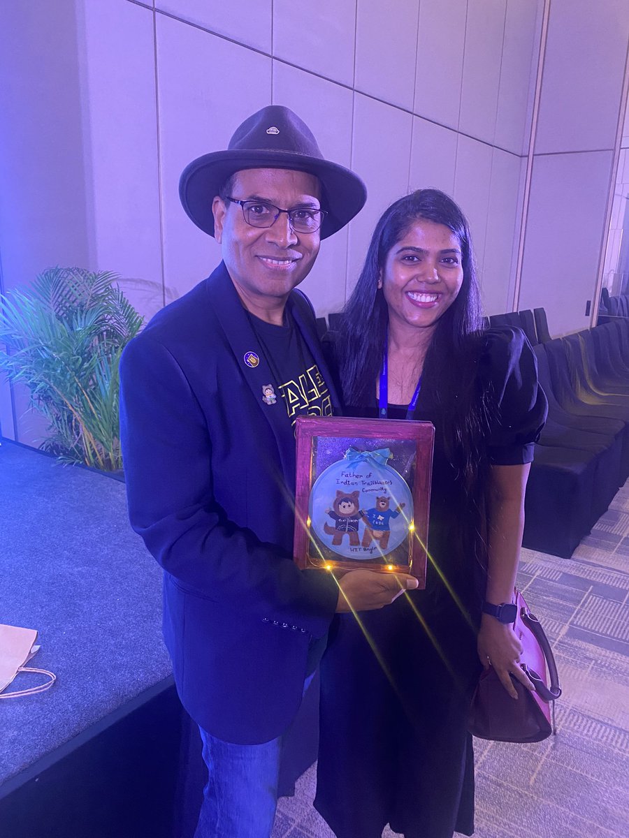 Rupalika_Sfdc's tweet image. When my passion meets profession such creativity comes out 
@kavindrapatel A small token of love from Bengaluru WIT😍😍 
Happiness is handmade gift♥️
#SalesforceDevDays 
@littleiglooo 
@SfdcKiran @iKishorebt @MeeraNairTVM @mittuvikas @sakshisshetty  @shibua @irahulgupta7