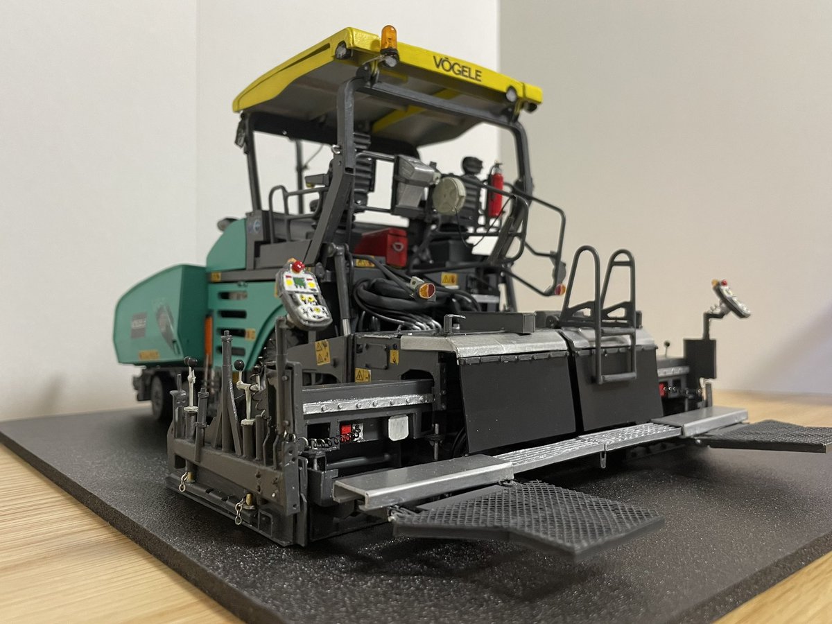 遂に完成しました！！ アスファルトフィニッシャー 【VOGELE