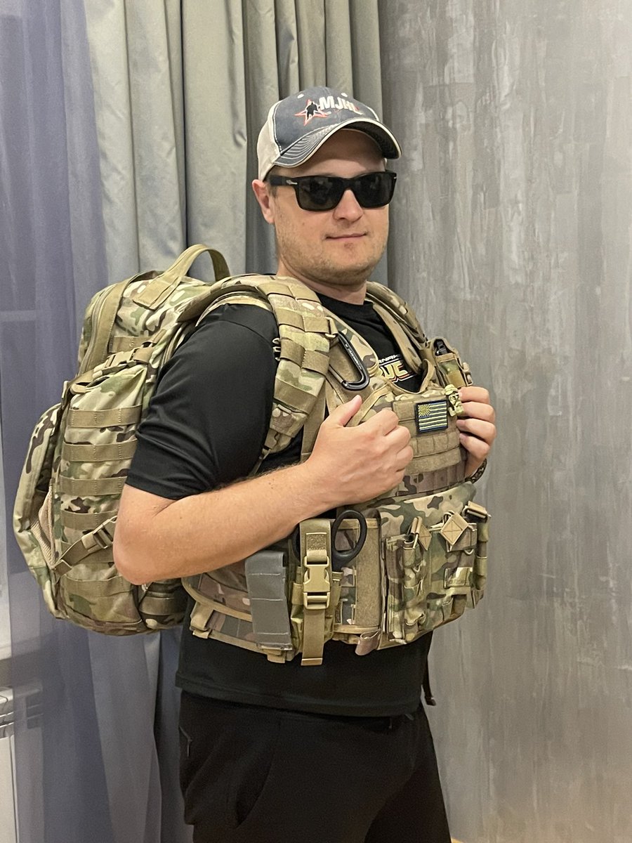 FirstOnesIn's tweet photo. Meet Alex, our @FirstOnesIn dedicated COS, he makes everything run smoothly and makes sure all the doctors, medics and soldiers have the necessary supplies and equipment. He is a hockey coach turned COS and we all think he looks like  #AndriyKhlyvnyuk https://t.co/1H8OA7glYW