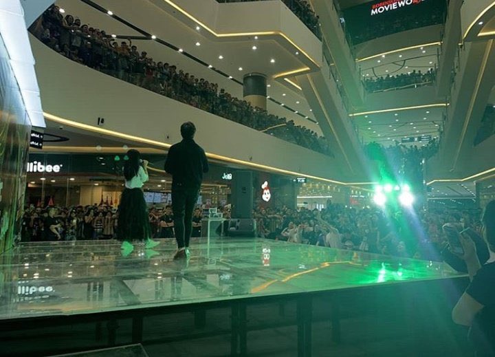 09_princessai's tweet image. Yung dalawa lang cla sa stage pero up and down nagsiksikan ang tao jusko mga sir sana mapansin nyu ulit cla andito parin pa supporters nila nakaabang na magkawork cla ulit
@riseartistsph @starmagicphils @micodelrosario baka naman po🙏💜
@hashtag_CK @vivoree
#KierVi