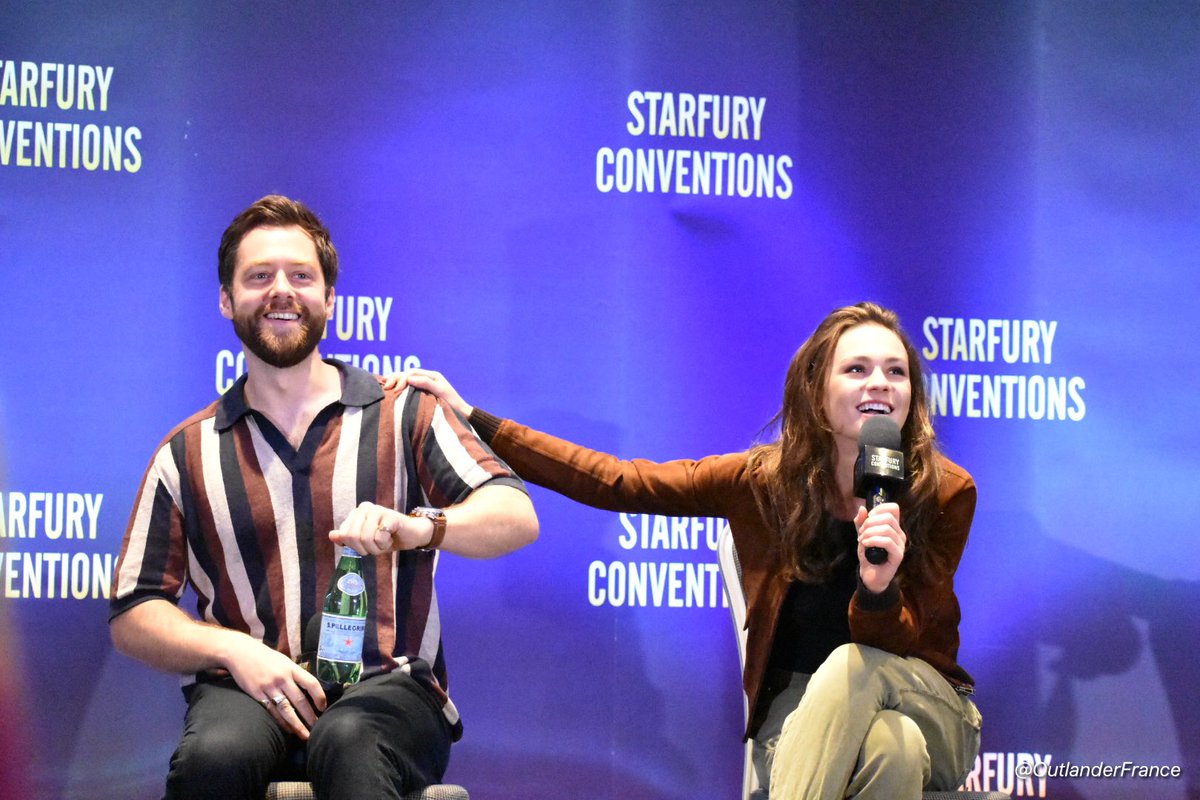 OutlanderFrance's tweet photo. One month since the #highlanders5 https://t.co/wvmHh9so9F