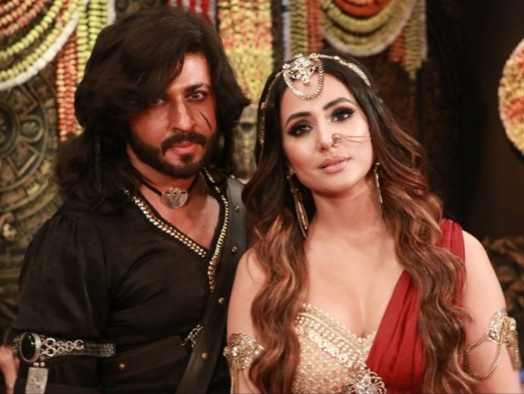 aadyaaa_here's tweet photo. These two were enemies of each other in the show, but their chemistry was literally fire and so people loved them together. And we got to see these super adorable people together again in a music video! 💗
These two literally made an amazing pair together😍❤
Second picture🥰 https://t.co/wbc0zRnorf