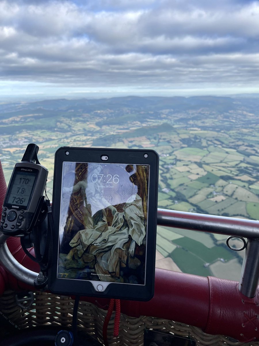 My #BitcoinAngel flying high with me over the mountains of South Wales. There wasn’t enough wind to blow us upto Stirling but hope you all have an amazing time up there! #CastleParty2022