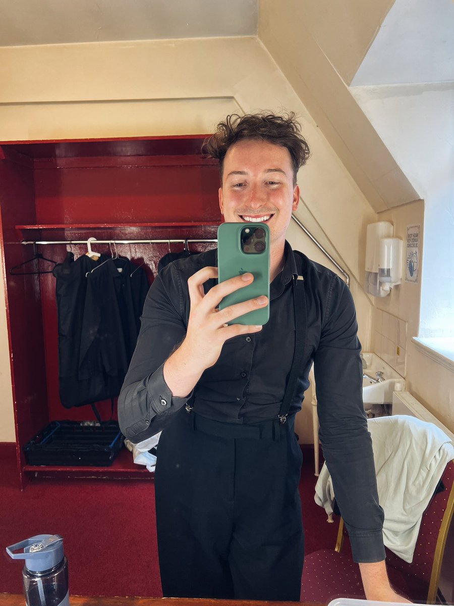 And just like that it’s the last day of the <a href="/ChicagoOnStage/">Chicago The Musical</a> tour! What an amazing year we’ve had and I will miss every one of the gorgeous people I get to work with every day. Thank you @Stephenmusuk for an incredible job that I will never forget ❤️