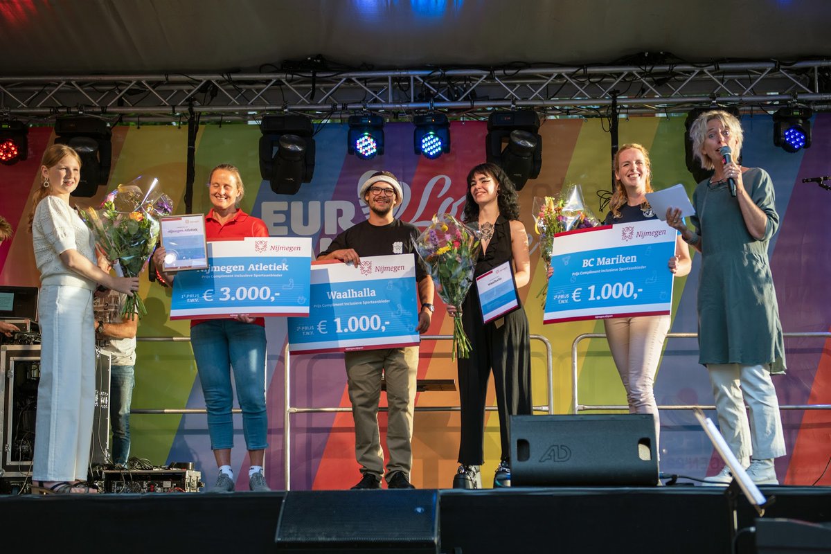 gem_Nijmegen's tweet photo. Vandaag is de laatste dag van de @EuroGames2022. En wat waren het prachtige dagen! Nijmegen heeft laten zien dat iedereen zichzelf mag zijn. 

Vanavond sluiten we om 19.00 uur af op de Waalkade. Ben jij erbij?

📸 via @EuroGames2022

#GemeenteNijmegen #Nijmegen #LoveToMove https://t.co/2Lkew8YJVs