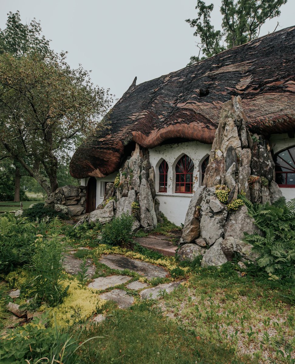 VisitMA's tweet image. Pure magic can be captured in the #Berkshires 🪄✨ Plan your next getaway or special event with Santarella Gardens – they're ready to make all of your fairytale dreams come true! 🥰

📸 IG: gcalebjones
📍 Tyringham, MA